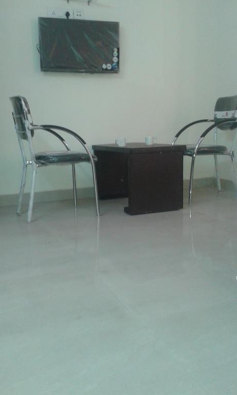 Charanpahari Hotel New Delhi Exteriör bild