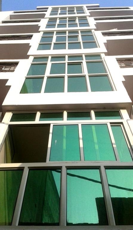 Charanpahari Hotel New Delhi Exteriör bild